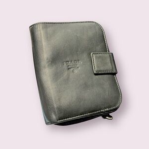 Vintage PRADA Black Round Zip Bi-fold Wallet